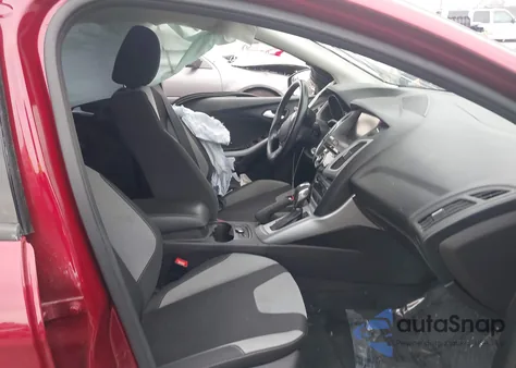 2014 Ford Focus Se z USA, uszkodzony, nr VIN 1FADP3F24EL214797